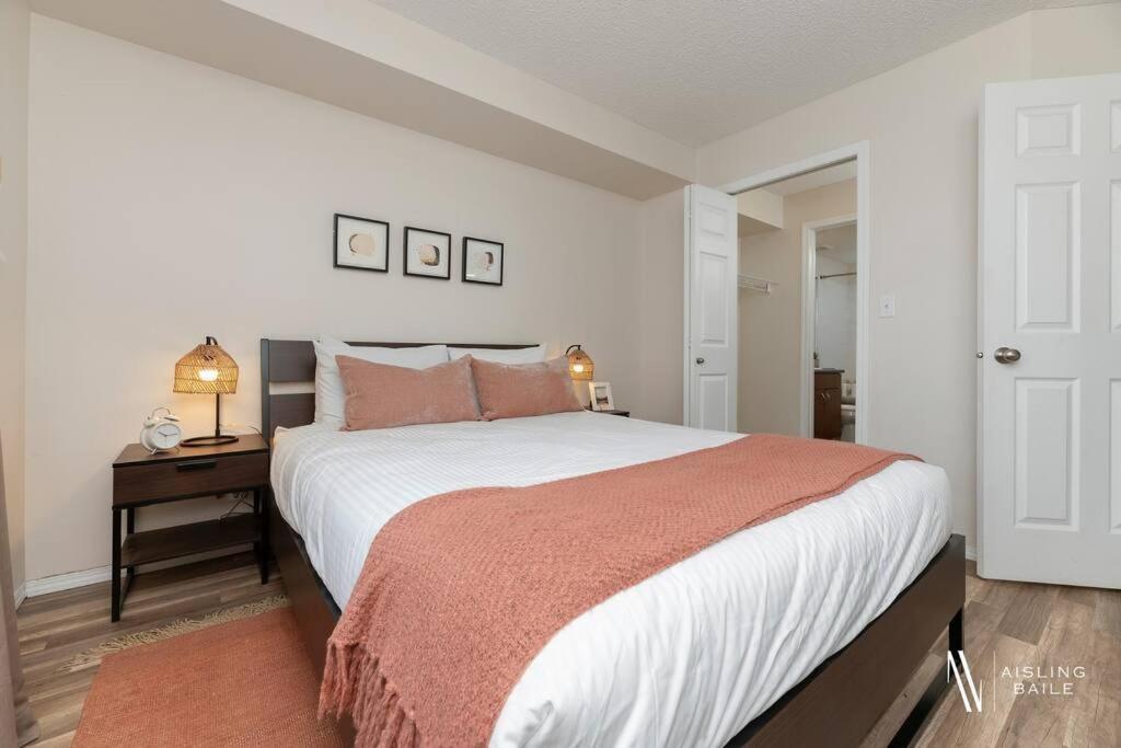 Appartement Light N Airy, Pool, Hot Tub, Pets, Ground Floor Invermere